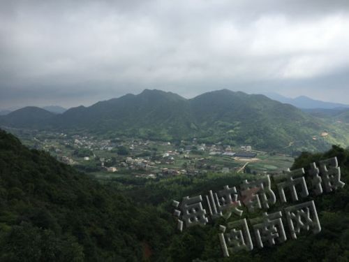 因为海拔超千米，和春村气候宜人，被誉为闽南小西藏