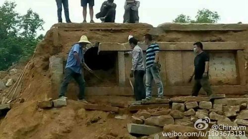 福建理工学校工地挖出古墓