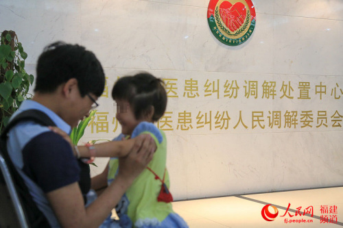 欣喜的是,毛毛从起初的无助、惶恐,渐渐成为了爱笑的“小天使”。