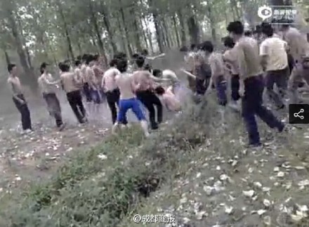 中学生群殴百人混战