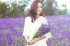 张嘉倪重返普罗旺斯 薰衣草园白裙清新高清唯美写真