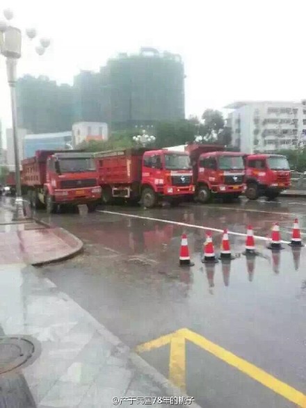 渣土车压桥