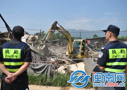 ▲南屿镇南井村多处养猪场被依法拆除