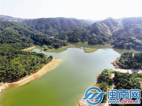 附近村民呼吁，加强监管，防止违建“死灰复燃”，保护青山绿水