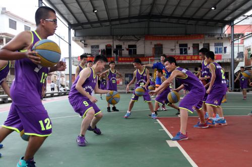 石狮成立首个村级篮球训练基地