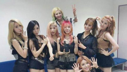 <em>少女时代</em>早年丑照公开 Sunny素颜照成亮点(图