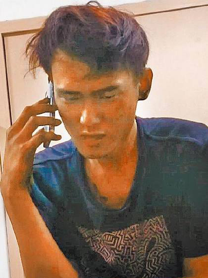 李志隆吸毒被奶奶训斥捉狂，竟乱刀杀害奶奶，爷爷劝阻也被杀害。