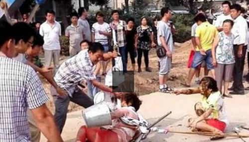 债权人拉横幅上街讨要时，遭到侯兴军家人的围殴，并朝被殴打倒地的债权人嘴里涂抹粪便。