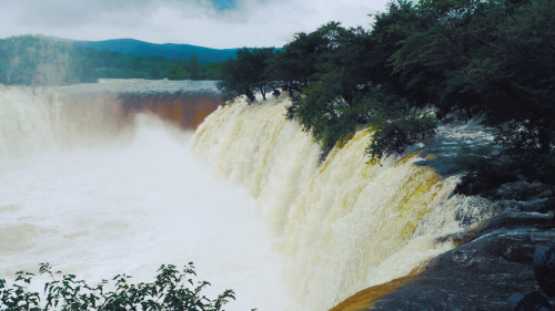 沿途风光：镜泊湖