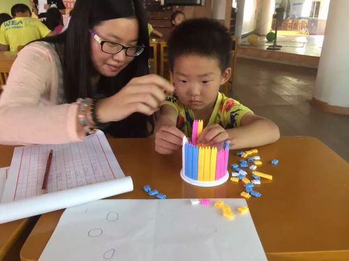 义务支教助力&ldquo;小候鸟&rdquo;快乐成长