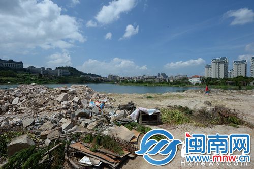人工湖何时恢复原貌，市民很期待