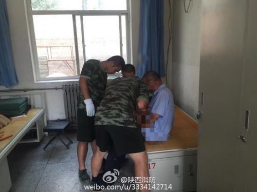 消防人員救援現(xiàn)場(chǎng)