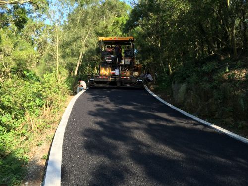 宝盖山登山健身步道沥青铺好喽