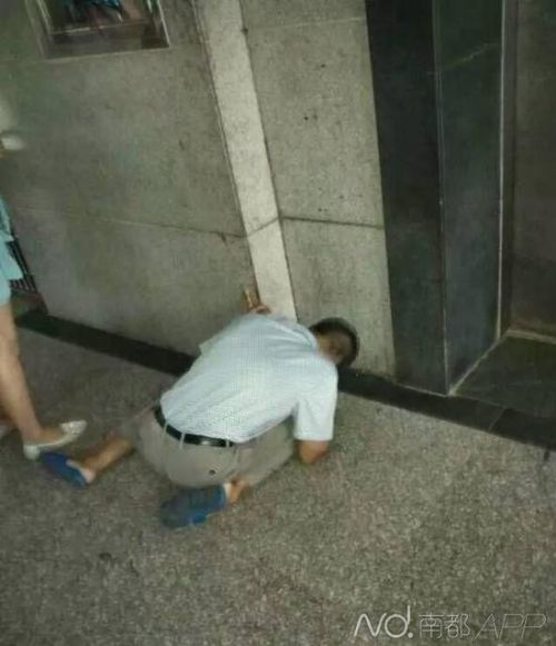 病人醫(yī)院內(nèi)吐血 值班醫(yī)生：只接急診先打120