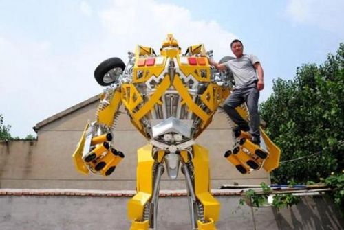 電焊工為兒子造變形金剛1年未工作 花費(fèi)14萬(圖)