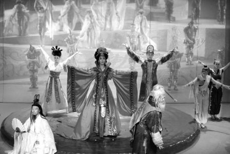 小伙反串演楊貴妃