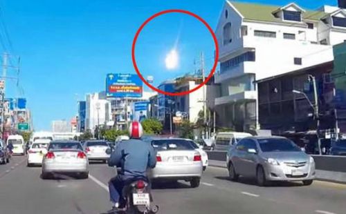 曼谷天降火球发生爆炸现场图片曝光 事件未致