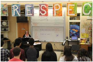 老师和学生们在排练唱中文歌。张朋辉摄