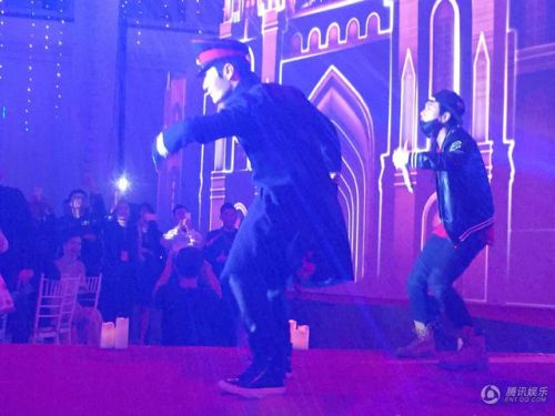  黄晓明热舞 模仿权志龙跳《Fantasitic Baby》为