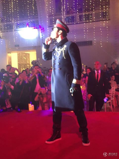  黄晓明热舞 模仿权志龙跳《Fantasitic Baby》为