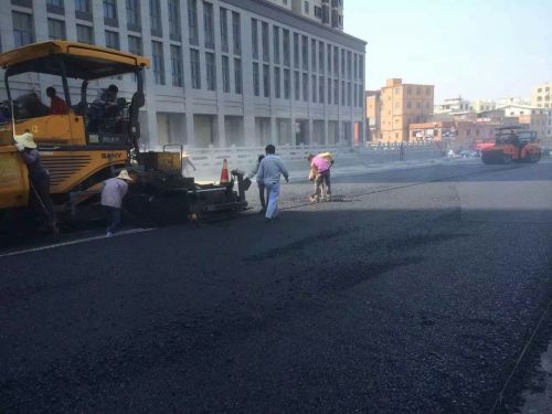 宝岛路城西段拉开“白改黑”大幕