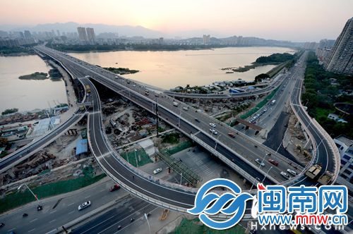 金山大桥匝道明天通车