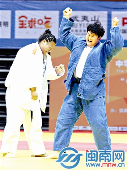 为福州队拿到首金，孔佳意振臂高呼