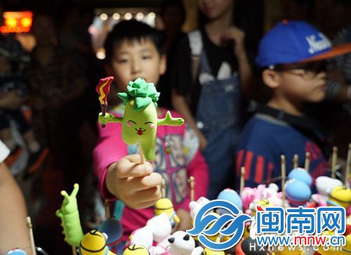 三坊七巷的&ldquo;榕榕&rdquo;小糖人精致可爱，受小朋友的欢迎