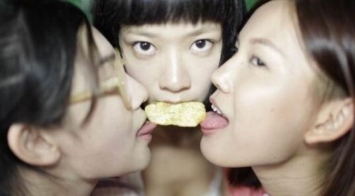 彭浩翔新片《 同班同学 》海报登少女裸浴 尺度