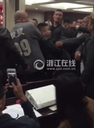 湖州99万元天价车牌引发竞拍者斗殴 已确定8名嫌犯