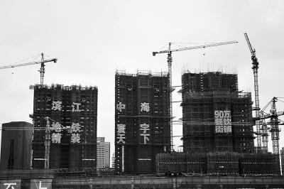 福州高新区内，在建的中海寰宇天下楼盘