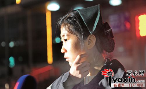 11月3日晚，李瑶说自己被打几个小时后还感到恶心。亚心网首席记者张万德摄