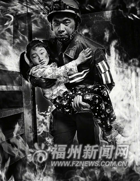榕消防“烈火英雄”海报出炉　硬汉形象走红网络