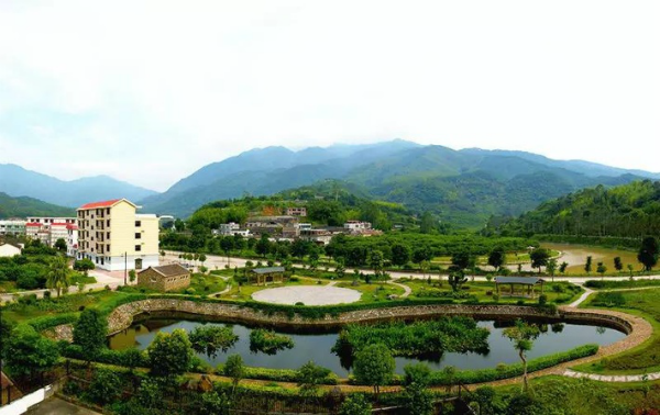 福建长泰后坊村:古琴清扬 桃花岛美鲤鱼山葱翠
