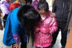 四川11岁女孩被养父母虐待 女孩称曾遭刀割针扎组图