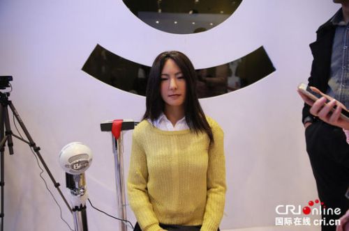 美女机器人亮相世界机器人大会引围观(高清组图)