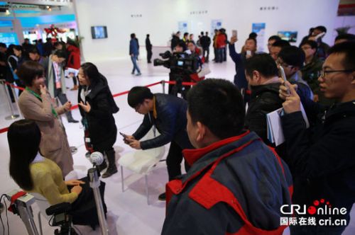 美女机器人亮相世界机器人大会引围观(高清组图)