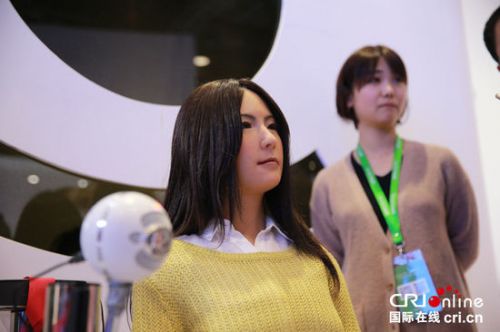 美女机器人亮相世界机器人大会引围观(高清组图)