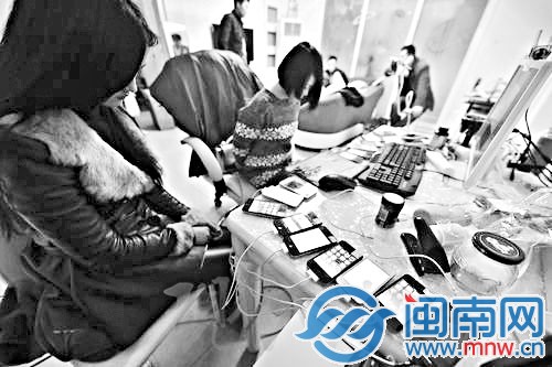 网上招嫖案搜捕现场