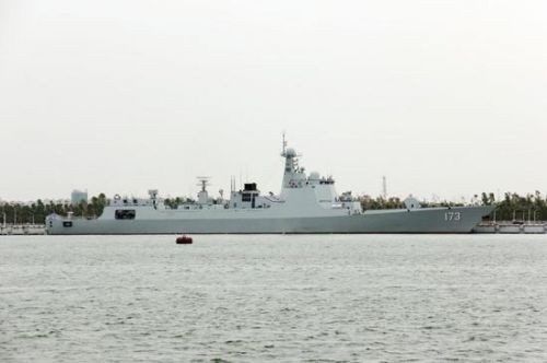 此次演练是海军年前组织的一次动用兵力多、课目设置复杂、实战氛围浓厚的海上实兵演练。