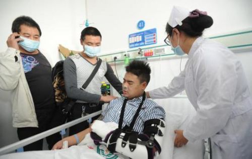 深圳滑坡首位幸存者被发现后问:地震了还是海啸了