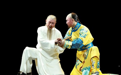 本文图片均为 黄梅戏舞台剧《大清名相》剧照