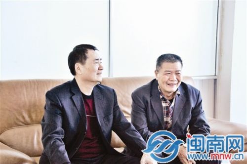 张孝忠与林联和（右）谈起往事，仿佛就在昨日