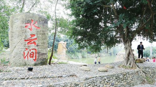 步入“生态官浔，花木名镇”，很容易让人陶醉于良好的环境中。记者蔡建如摄