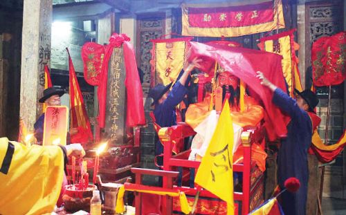 “县父”王阳明金身