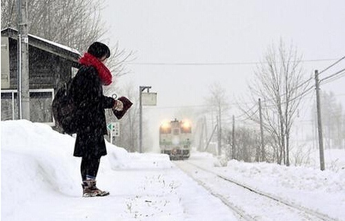  日本 一火 车站 仅为 一人 保留 女子毕业后计划将