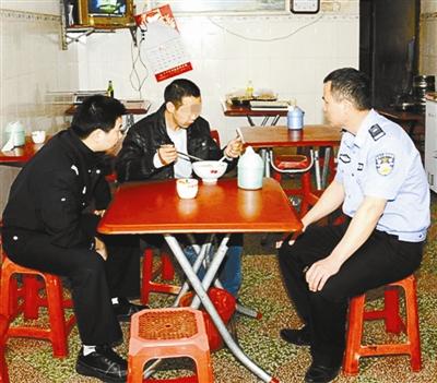 2013年4月，杨祖映在广东梅州承认为了获得捐助，假装晕倒