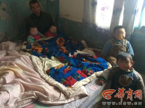 进入2016年以来，彬县境内已经下了两场雪，但比天气更让彬县男子乔某感到寒冷的是，他24岁的妻子刘某在新一年的第二天服毒自杀了，给他留下了4个嗷嗷待哺的孩子。