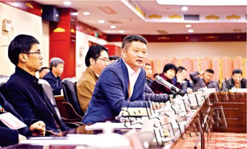 蔡金垵代表在会上发言