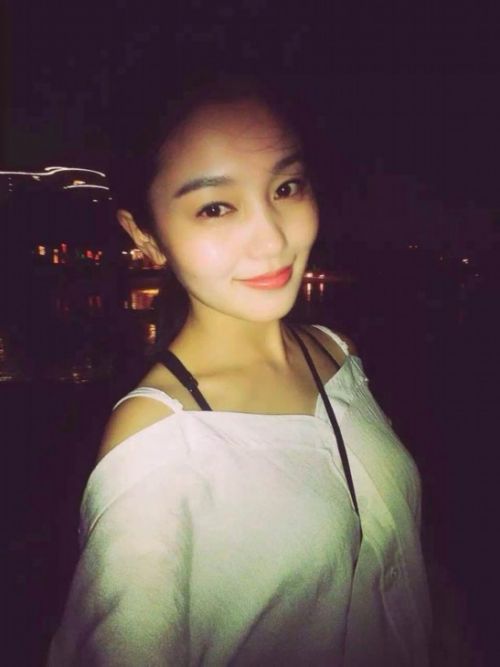  四川女孩惊艳全球 :张冉个人资料背景图片清纯